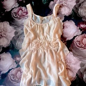 Flower detail ruffled top